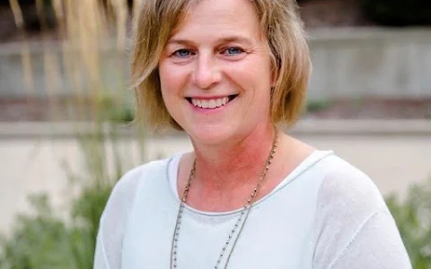 Dr. Elizabeth Forbes, OBGYN image