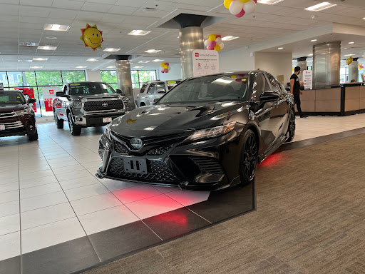 Toyota Dealer «Herb Chambers Toyota of Boston», reviews and photos, 32 Brighton Ave, Boston, MA 02134, USA