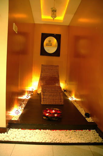 Aura Ayurvedic alternative medicine & yoga center Sharjah