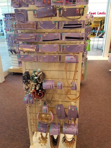 Shopping Mall «Greendale Mall», reviews and photos, 7 Neponset St, Worcester, MA 01606, USA