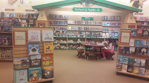 Book Store «Barnes & Noble», reviews and photos, 7200 Harrison Ste 5 #5, Rockford, IL 61112, USA