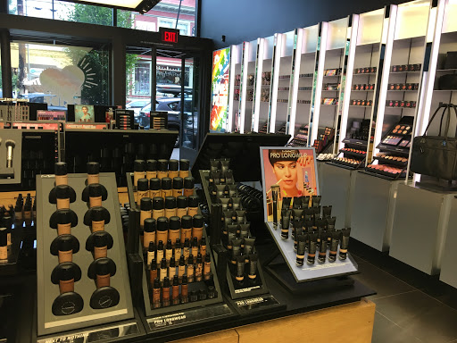Cosmetics Store «MAC Cosmetics», reviews and photos, 615 NW 23rd Ave, Portland, OR 97210, USA