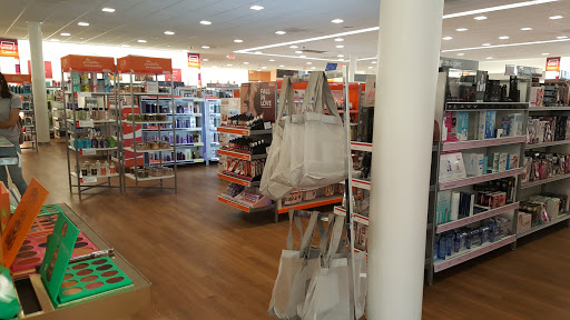 Hair Salon «Ulta Beauty», reviews and photos, 24235 Magic Mountain Pkwy, Valencia, CA 91355, USA