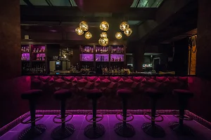 Amber Club Lounge image