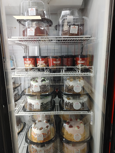 Ice Cream Shop «Cold Stone Creamery», reviews and photos, 505 E Green St, Champaign, IL 61820, USA