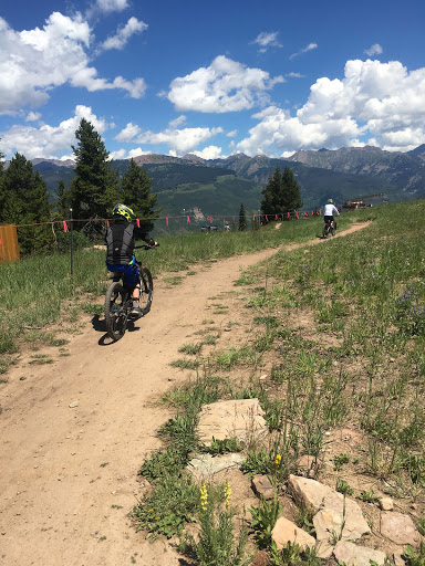 Snowboard Rental Service «Double Diamond Ski Shop», reviews and photos, 520 E Lionshead Cir, Vail, CO 81657, USA