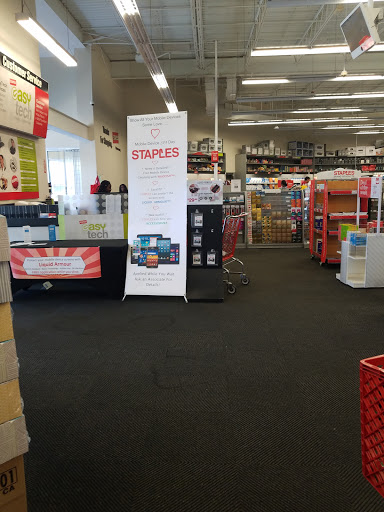 Office Supply Store «Staples», reviews and photos, 7500 W Commercial Blvd, Lauderhill, FL 33319, USA