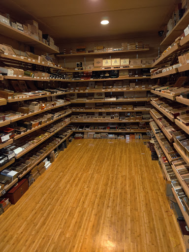 Liquor Store «11th Avenue Liquor», reviews and photos, 1040 SE Hawthorne Blvd, Portland, OR 97214, USA