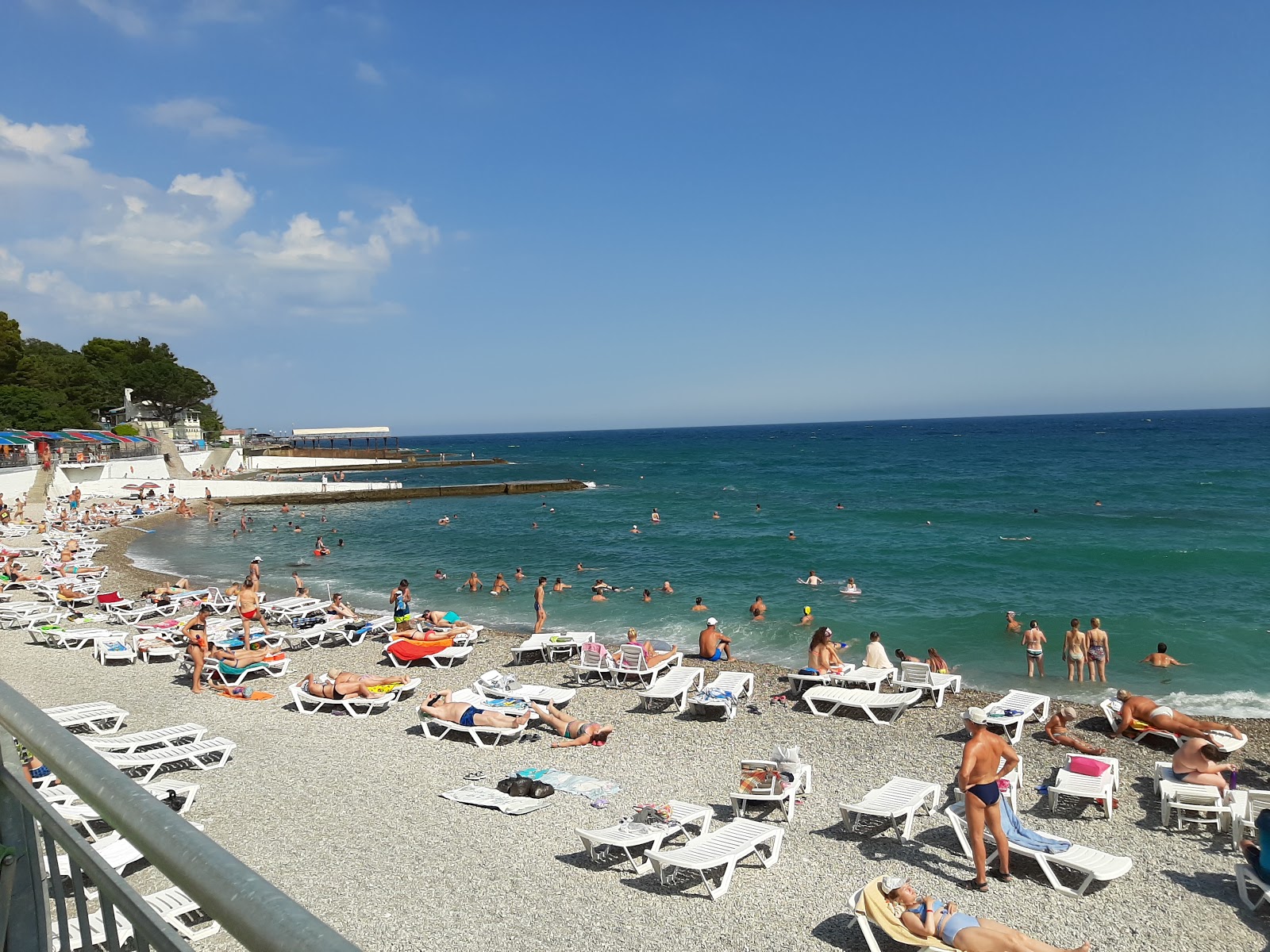 Foto av Ai-Petri hotel beach med turkos rent vatten yta