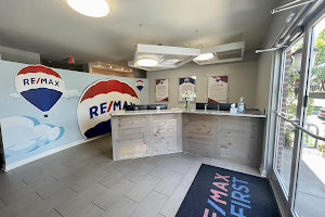 RE/MAX FIRST Jeffersonville image