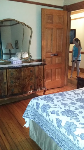 Lodging «D.H.Burrell Overlook Mansion», reviews and photos, 55 Douglas St, Little Falls, NY 13365, USA