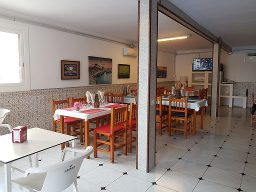 A.          Caravela Bar-Restaurant Spécialité"Francezinha"Et Cuisine Méditerranéenne