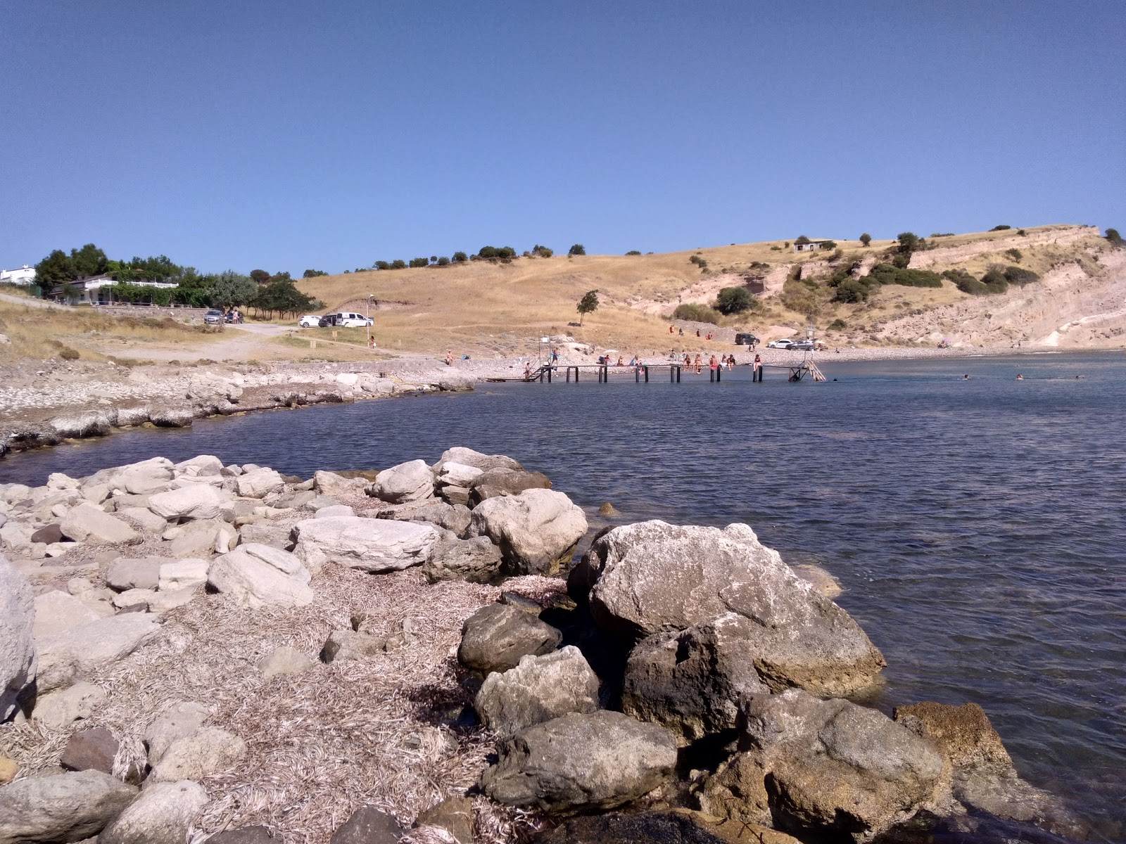 Foto di Apollo beach con parzialmente pulito livello di pulizia