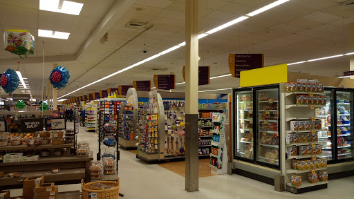 Grocery Store «Stop & Shop», reviews and photos, 370 Hemingway Ave, East Haven, CT 06512, USA
