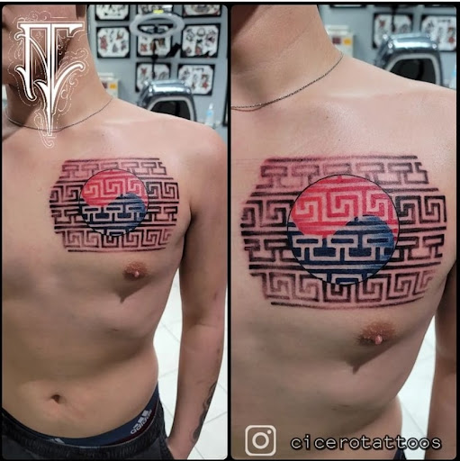 Explore dainty finger tattoo ideas, creative tattoo ideas in Schaumburg, available at Atmosphere Tattoo Gallery - Schaumburg