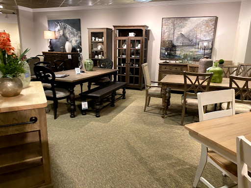 Furniture Store «Havertys Furniture», reviews and photos, 1906 W Brandon Blvd, Brandon, FL 33511, USA