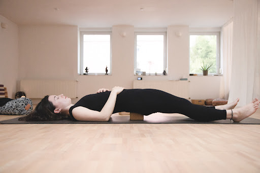 Traumasensibles Yoga, Körperarbeit & Coaching