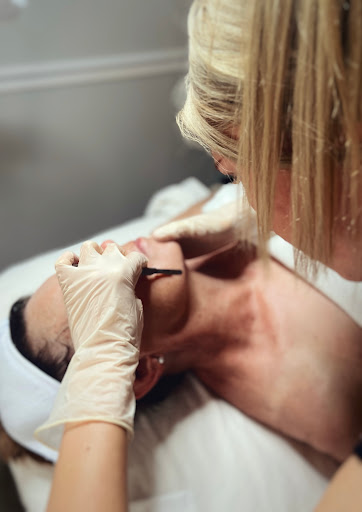 Day Spa «Blades Salon & Day Spa», reviews and photos, 231 N Main St, Madisonville, KY 42431, USA