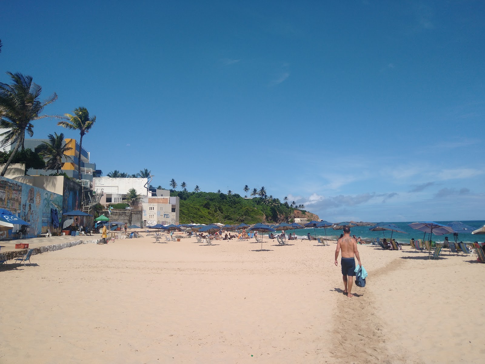 Praia do Buracao的照片 带有碧绿色纯水表面