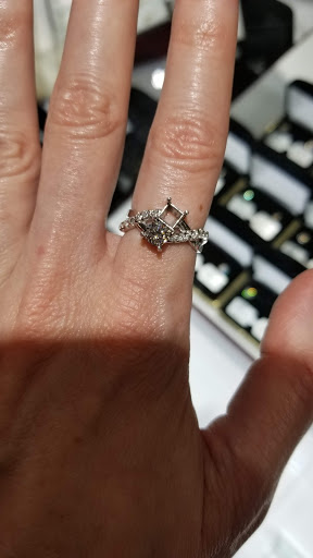 Jewelry Store «The Jewelry Exchange», reviews and photos, 15732 Tustin Village Way, Tustin, CA 92780, USA