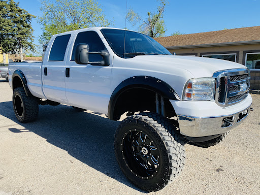 Used Truck Dealer «Truck City Inc», reviews and photos, 145 NE Broadway Ave # 2, Des Moines, IA 50313, USA