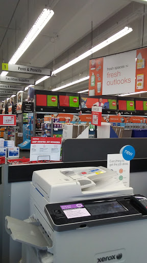 Office Supply Store «Staples», reviews and photos, 2950 Belcrest Center Dr, Hyattsville, MD 20782, USA