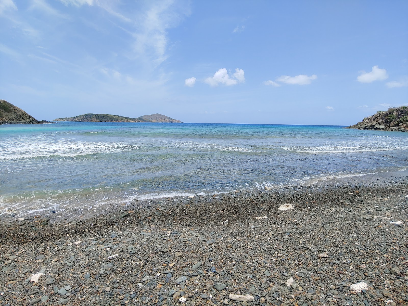 Photo de Dorothea beach protégé par des falaises