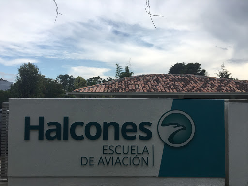 Escuela de Aviación Los Halcones - Sede Llanogrande