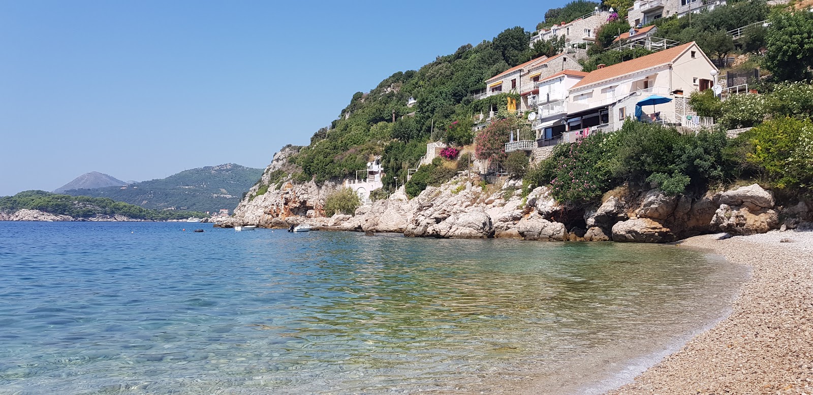 Foto di Vrbica beach con baia piccola