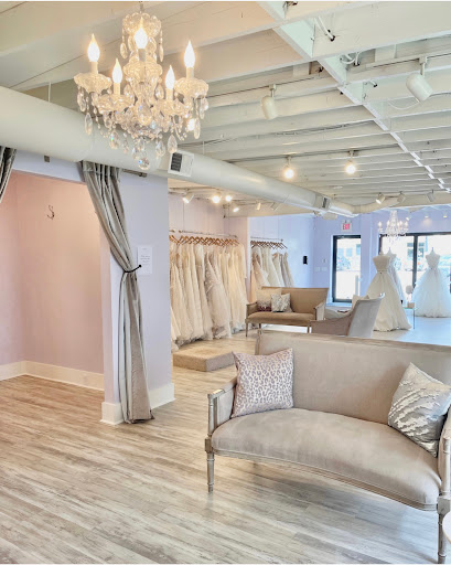 LUXEredux Bridal Boutique, 1101 E 54th St, Indianapolis, IN 46220, USA, 