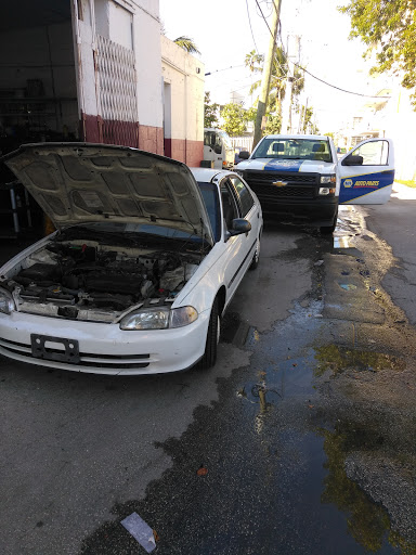 Auto Repair Shop «Little Red Wagon», reviews and photos, 531 Michigan Ave, Miami Beach, FL 33139, USA