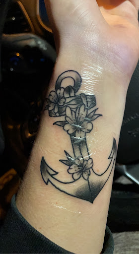 Explore easy tattoo ideas for females, creative tattoo ideas in Saint Petersburg, available at Lucky You Tattoo