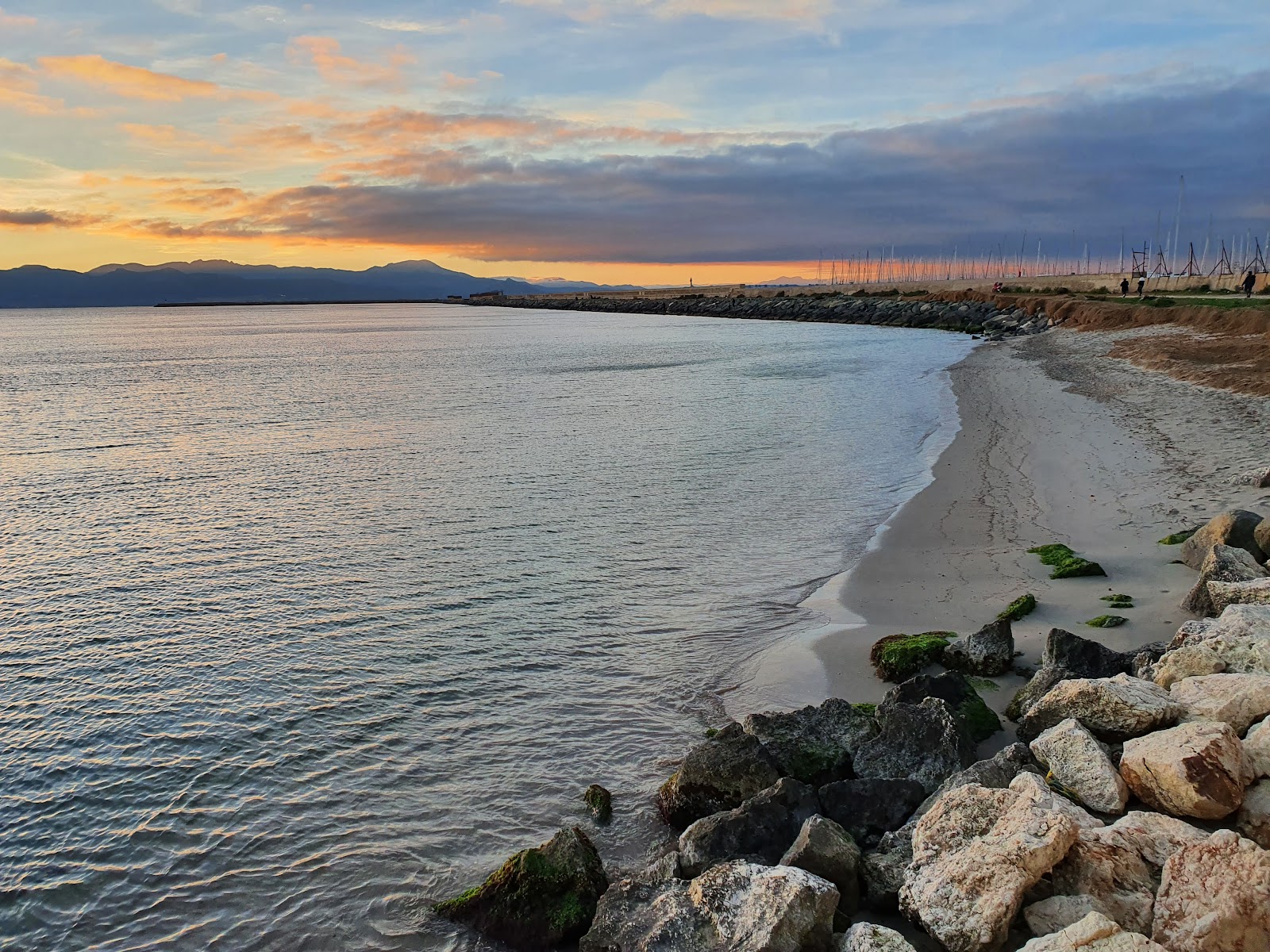 Foto van Spiaggia della Diga en de nederzetting
