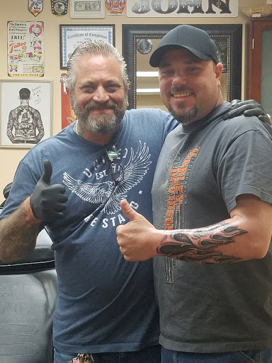 Tattoo Shop «Vanity Tattoo», reviews and photos, 28 S Western Ave, Carpentersville, IL 60110, USA