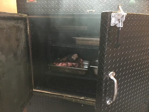 Holy Smoke : Texas BBQ & Bourbon bar