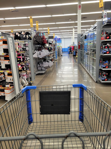 Department Store «Walmart Supercenter», reviews and photos, 8000 Lakeland Ave N, Brooklyn Park, MN 55445, USA