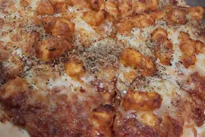 Oyalo pizza image