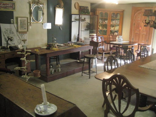 Antique Furniture Store «Hogback Vintage», reviews and photos, 260 Langdell Rd, Johnson, VT 05656, USA
