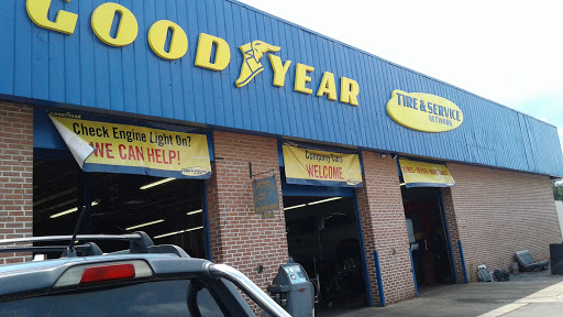 Tire Shop «COUNTRY ROADS TIRE & AUTO», reviews and photos, 629 Williamsport Pike, Martinsburg, WV 25404, USA