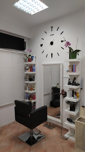 Opinii despre Haj-Gubanc Bt în Gödöllő - Szépségszalon