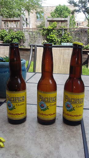 Liquor Store «Grand & Western Armanetti Fine Wines & Liquors», reviews and photos, 515 N Western Ave, Chicago, IL 60612, USA