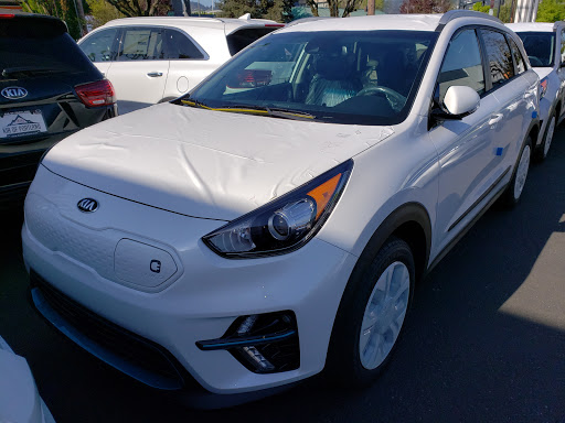 Kia Dealer «Kia of Portland», reviews and photos, 307 NE Broadway St, Portland, OR 97232, USA