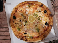 Plats et boissons du Pizzeria Delaune pizza à Échirolles - n°2