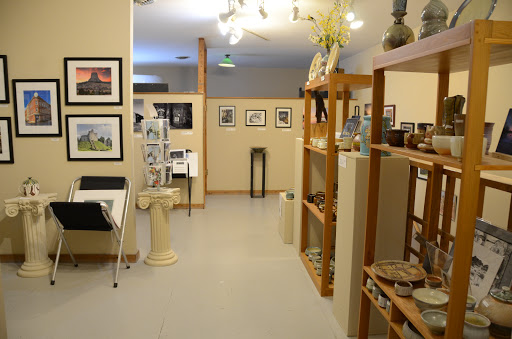 Pottery Store «Mississippi Mud Pottery», reviews and photos, 310 E Broadway, Alton, IL 62002, USA