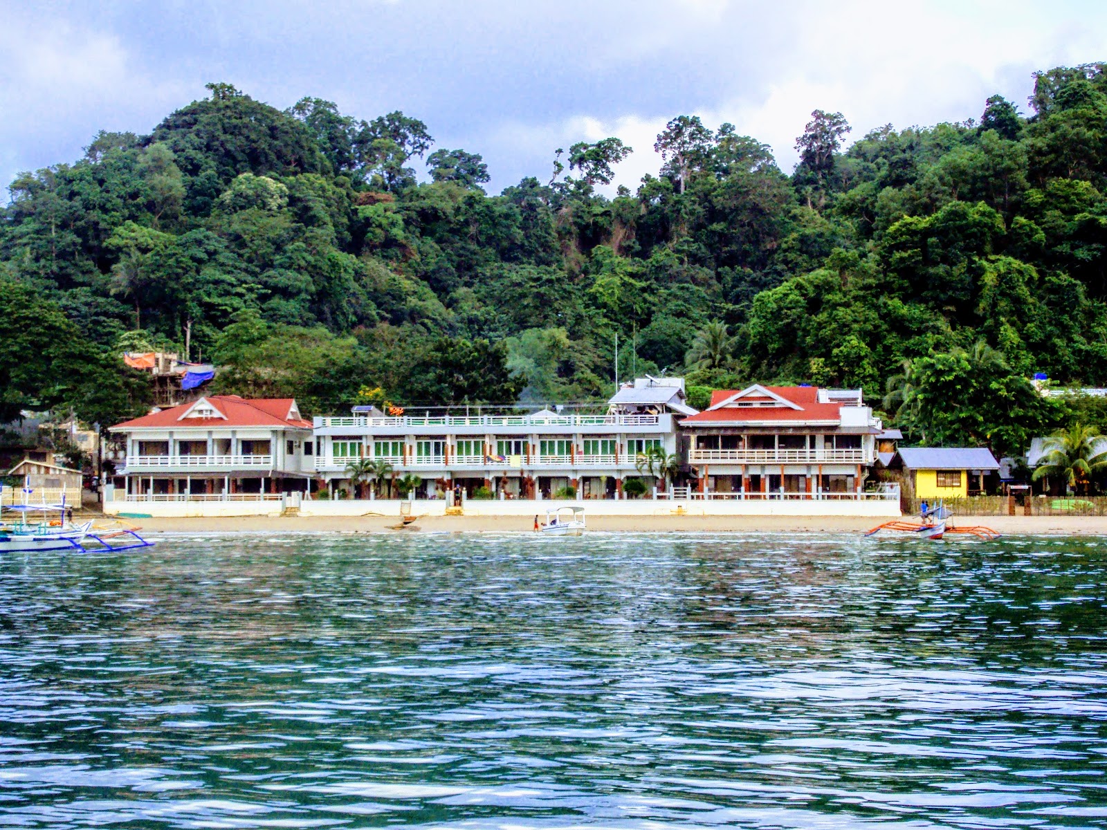 Foto von El Nido Beach und seine wunderschöne Landschaft