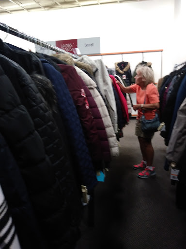 Clothing Store «Burlington Coat Factory», reviews and photos, 6875 Southland Dr, Middleburg Heights, OH 44130, USA