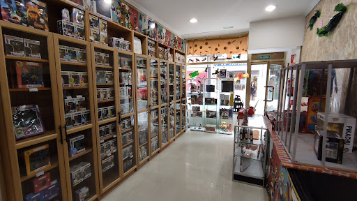 collectorage - Tienda de Coleccionismo (Cartas, Figuras, Merchandising) y Juegos