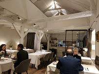 Atmosphère du Restaurant gastronomique Restaurant La Vieille Auberge à Tinténiac - n°11