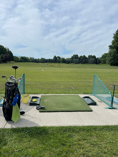 Golf Course «Tanglewood Golf Course», reviews and photos, 22805 Country Club Dr, South Lyon, MI 48178, USA