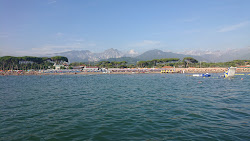 Foto di Marina di Massa sorretto da scogliere